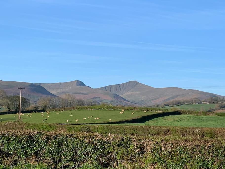 Holiday home Mountain Views In The Heart Of Town *